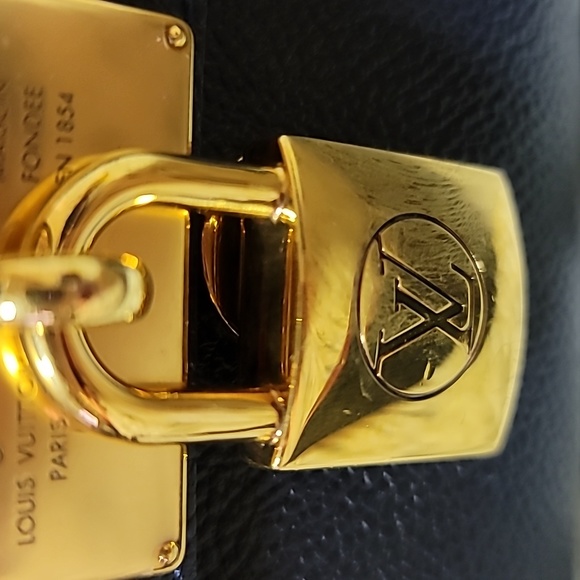 Authentic LV Amplant Shoulder bag marignan color|dark navy blue looks like black - Picture 2 of 9